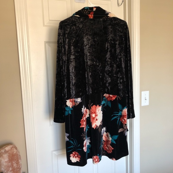 NEW! • Black Velvet Floral Kimono Cardigan - Picture 3 of 3